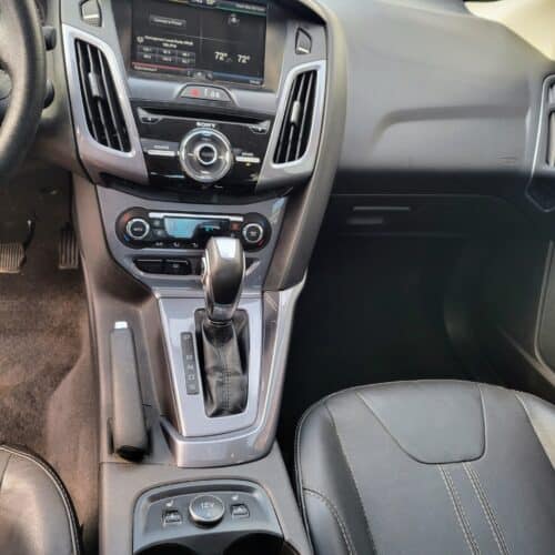 2014 Ford Focus Titanium Console